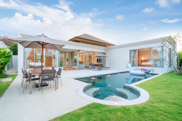 Pool Deck Pouring in Mount Pleasant